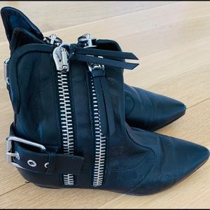 Pair of leather low boots size 37 Guiseppe Zanotti